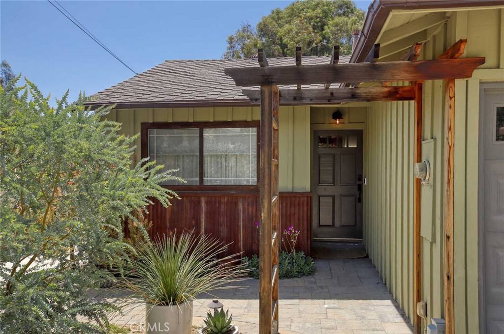 Tujunga, CA 91042,10233 Marcus AVE