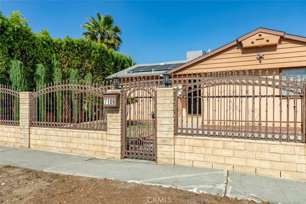 North Hollywood, CA 91605,7106 Teesdale AVE