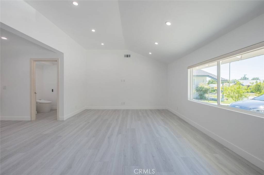 Porter Ranch, CA 91326,10946 Etiwanda AVE
