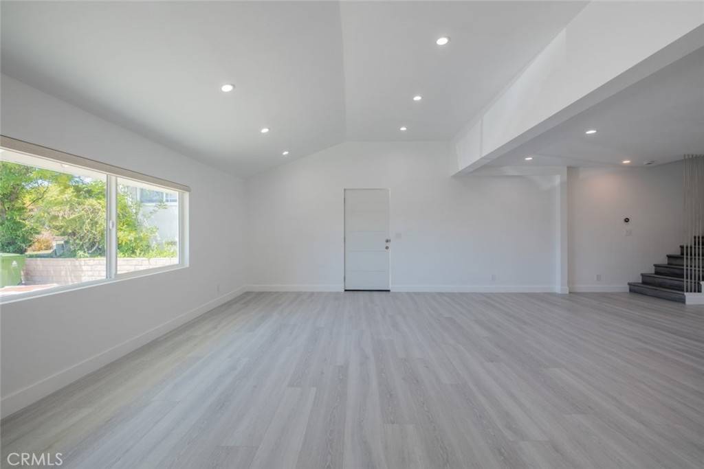 Porter Ranch, CA 91326,10946 Etiwanda AVE