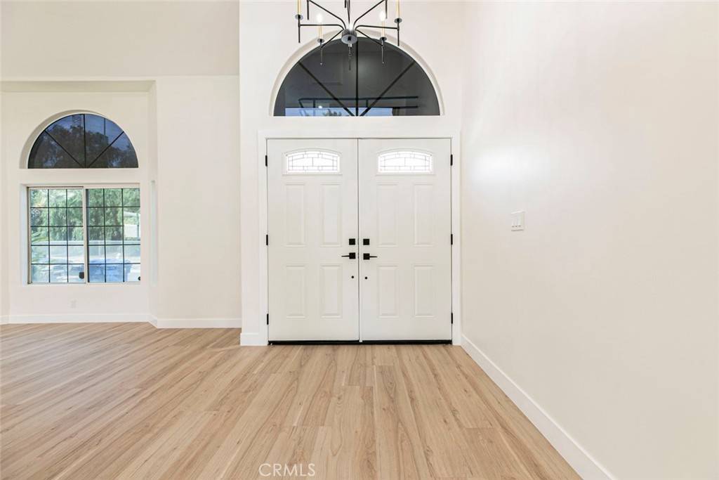 North Hollywood, CA 91605,8029 Daha PL