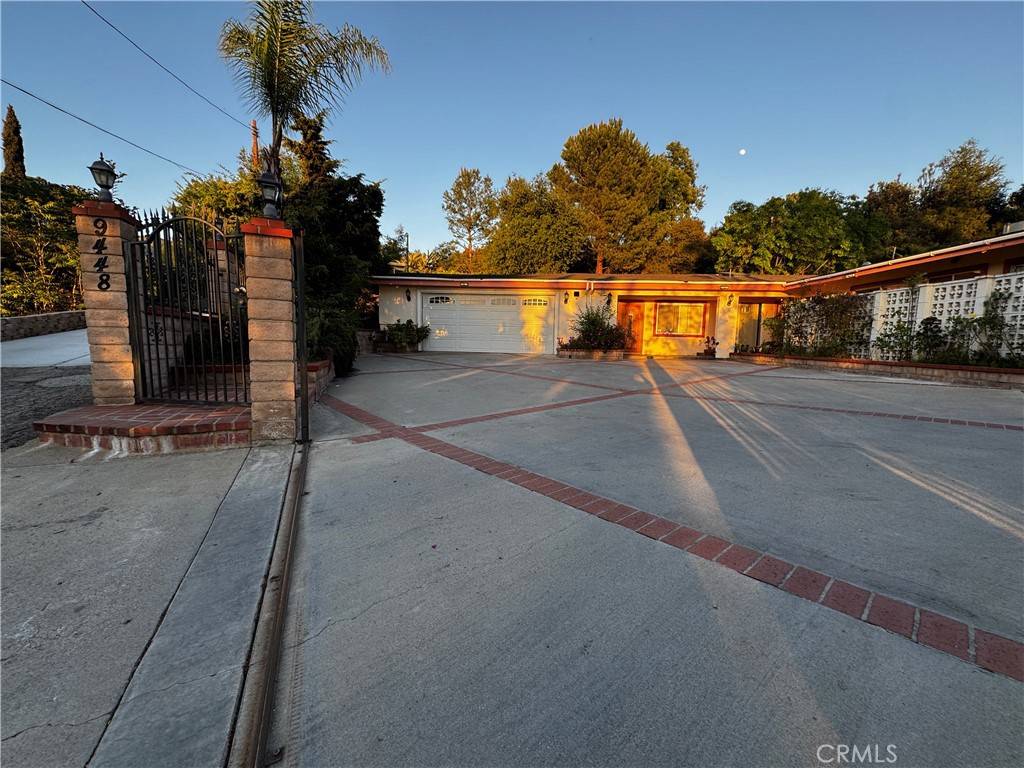 Tujunga, CA 91042,9448 Charrick DR