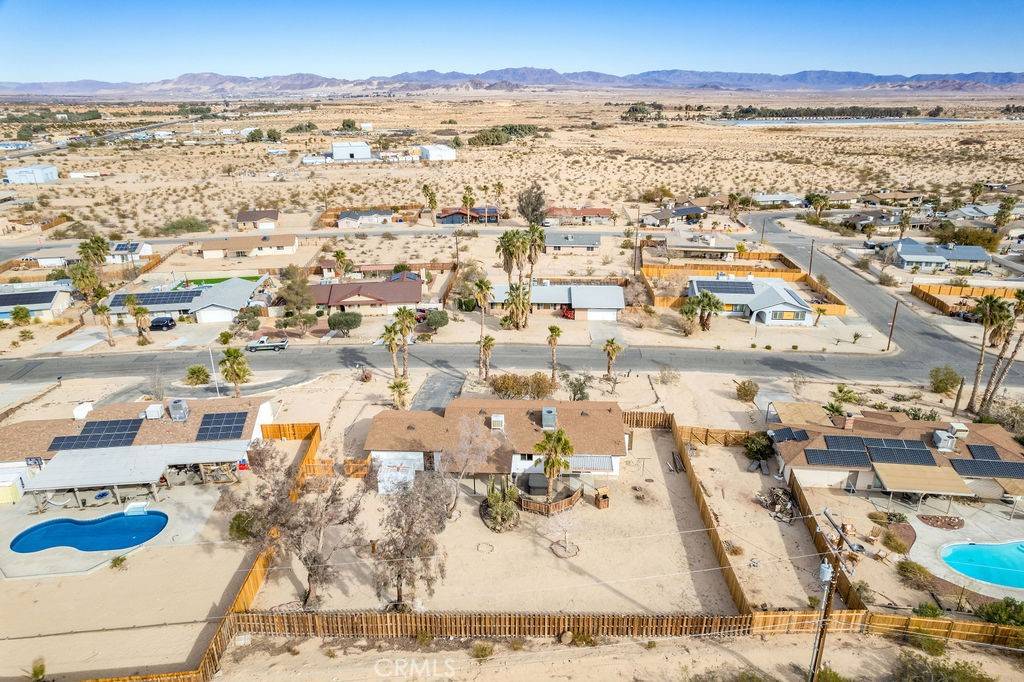 29 Palms, CA 92277,73843 White Sands DR