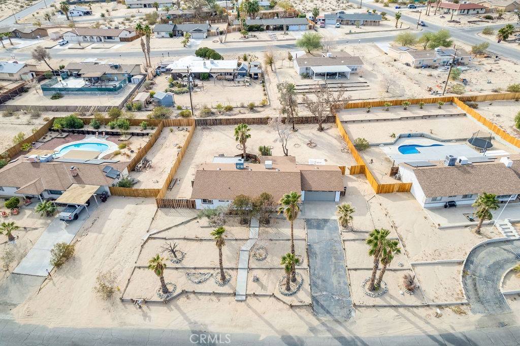 29 Palms, CA 92277,73843 White Sands DR