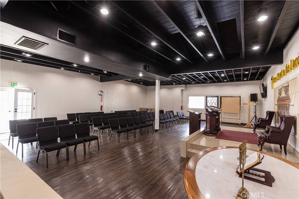 Los Angeles, CA 90065,3912 Eagle Rock BLVD