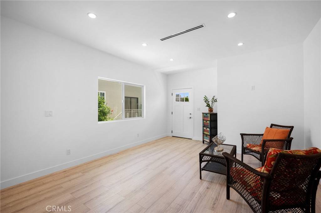 Glendale, CA 91202,1437 Ardmore AVE #A