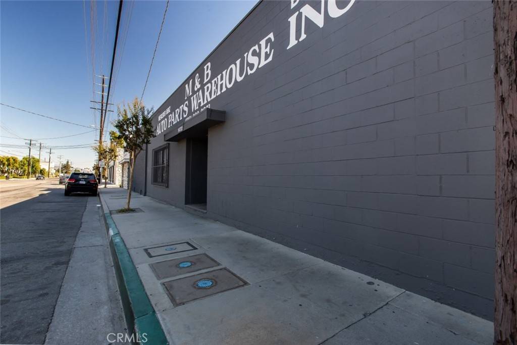 Van Nuys, CA 91411,14722 Oxnard ST