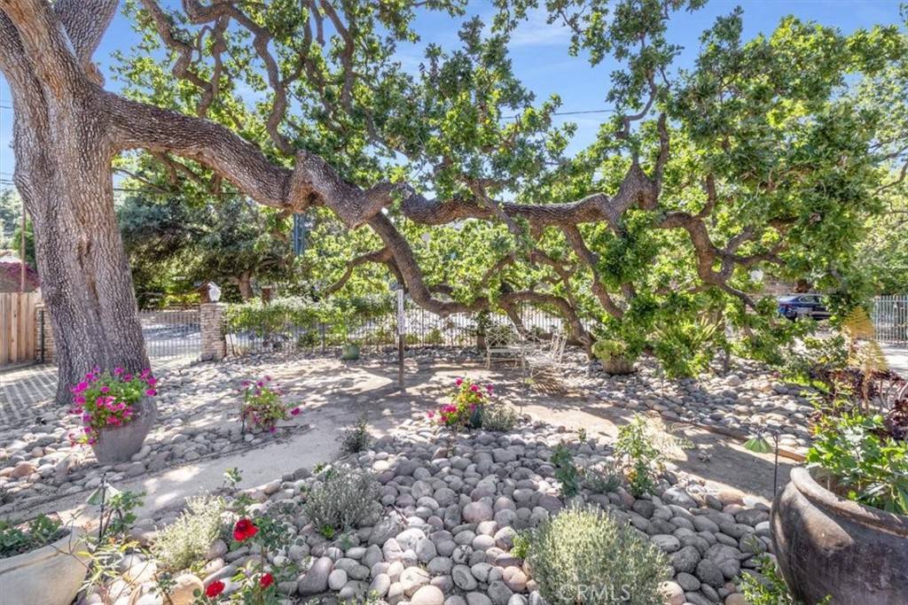Chatsworth, CA 91311,9824 Baden AVE