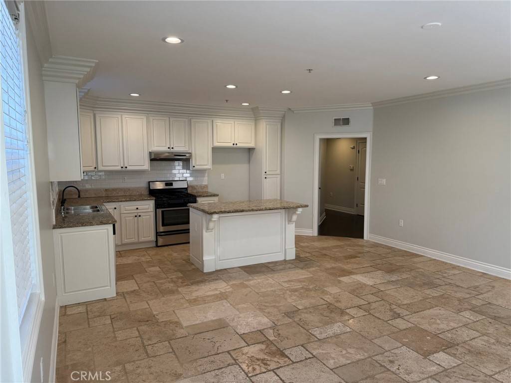 Van Nuys, CA 91401,14255 Delano ST