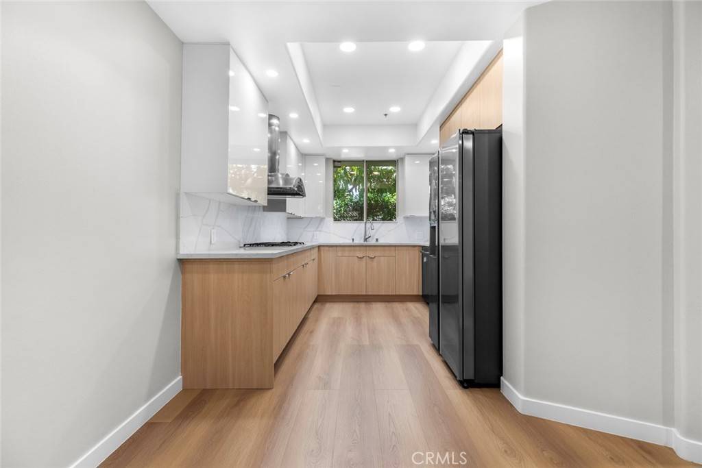 Studio City, CA 91604,12633 Moorpark ST #111