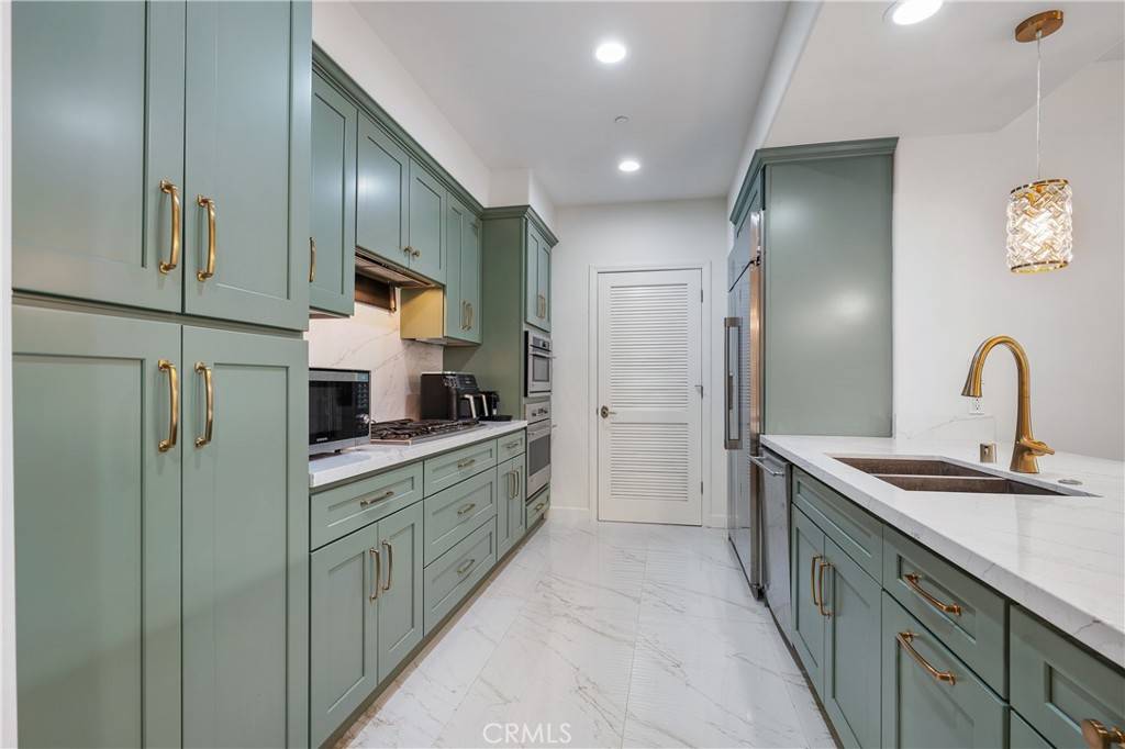 Glendale, CA 91210,468 Caruso AVE