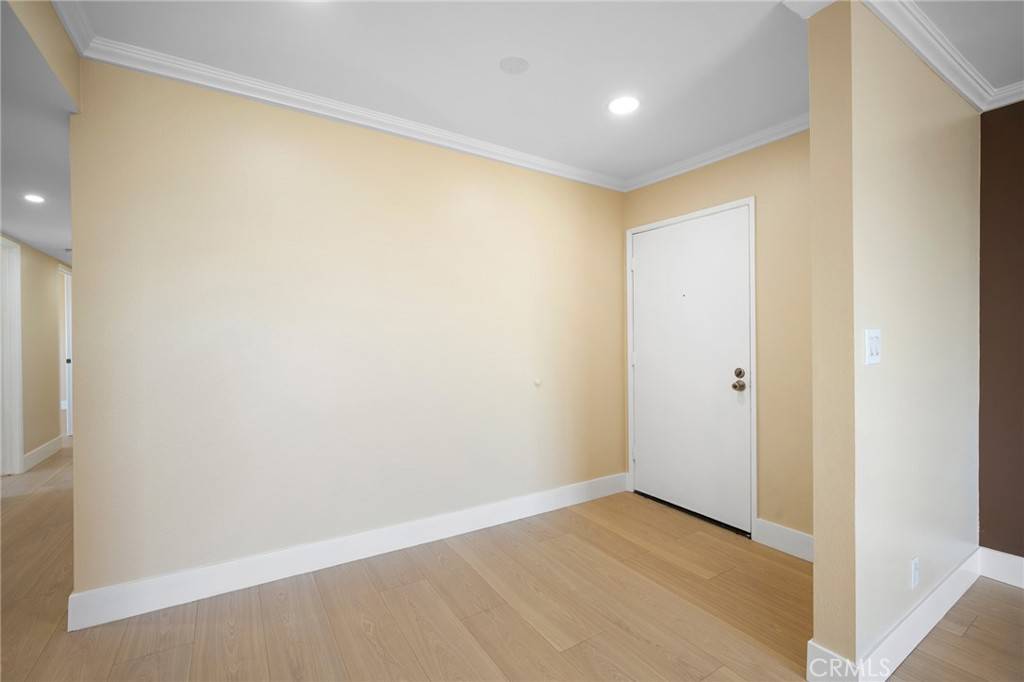 Burbank, CA 91501,635 E Elmwood AVE #301