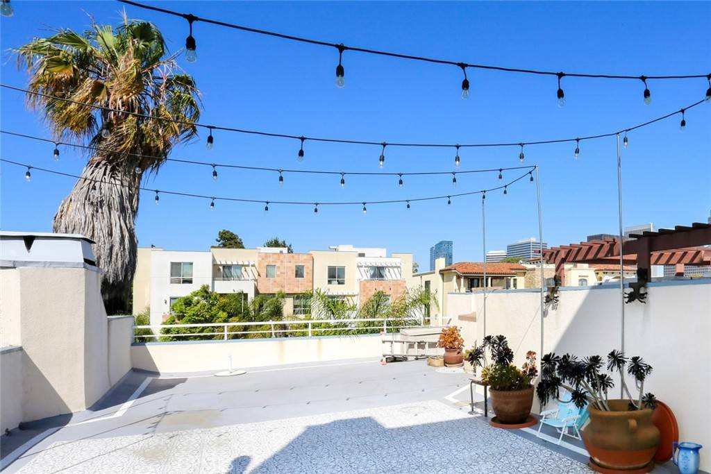 Los Angeles, CA 90024,1423 S Beverly Glen BLVD #D