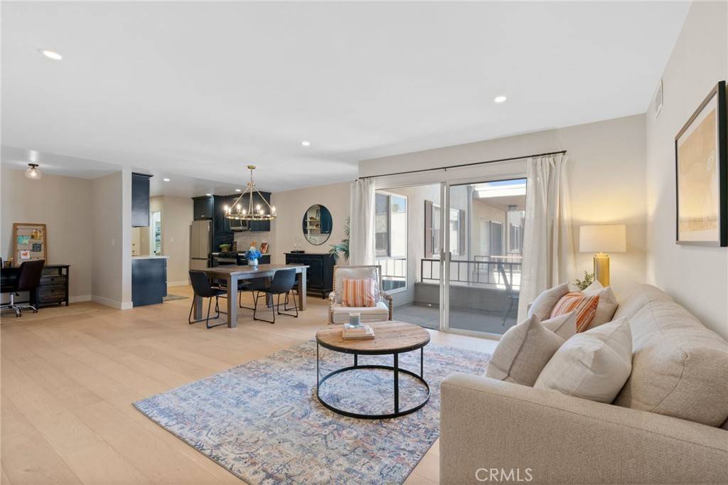 North Hollywood, CA 91602,10707 Camarillo ST #314