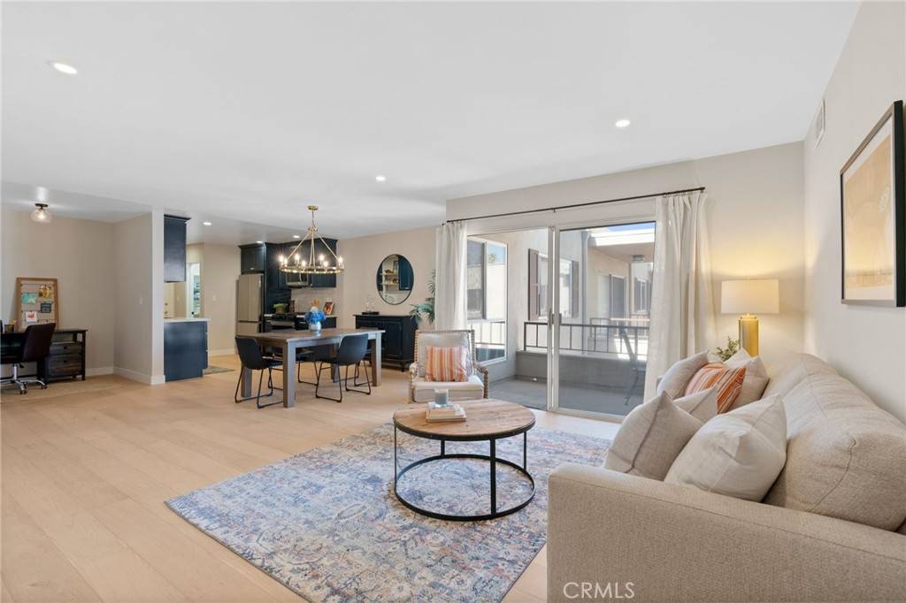 North Hollywood, CA 91602,10707 Camarillo ST #314
