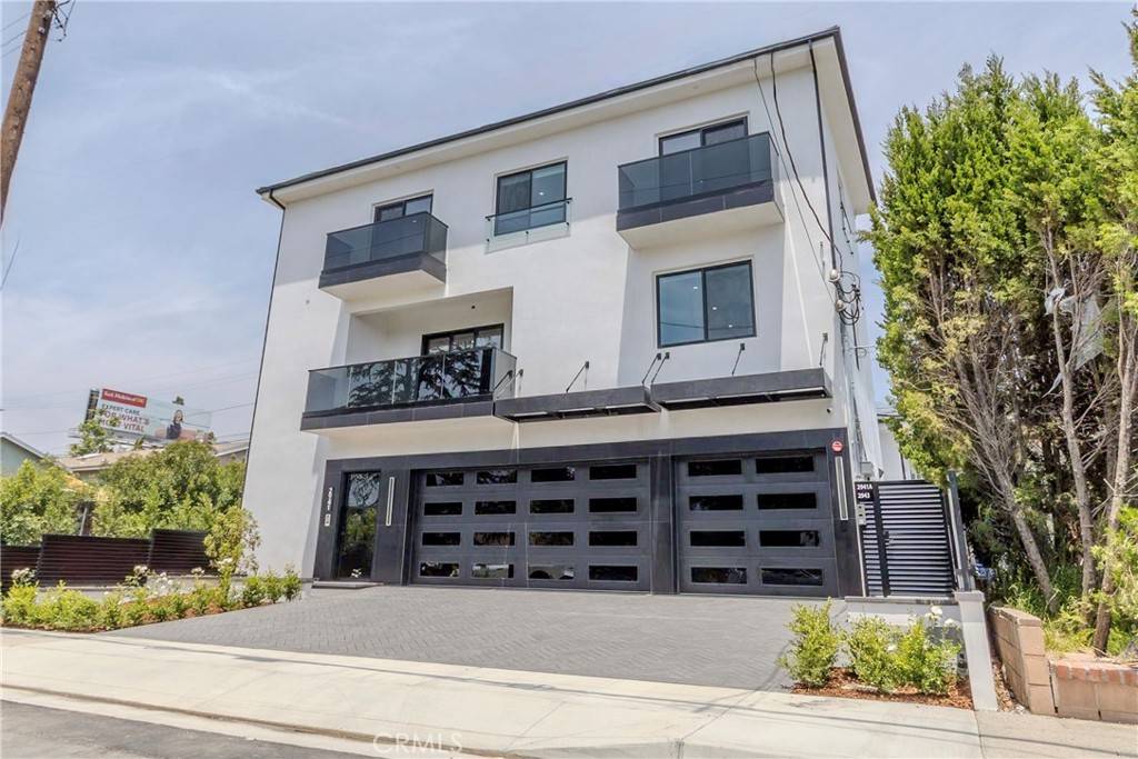 La Crescenta, CA 91214,2941 Mary ST