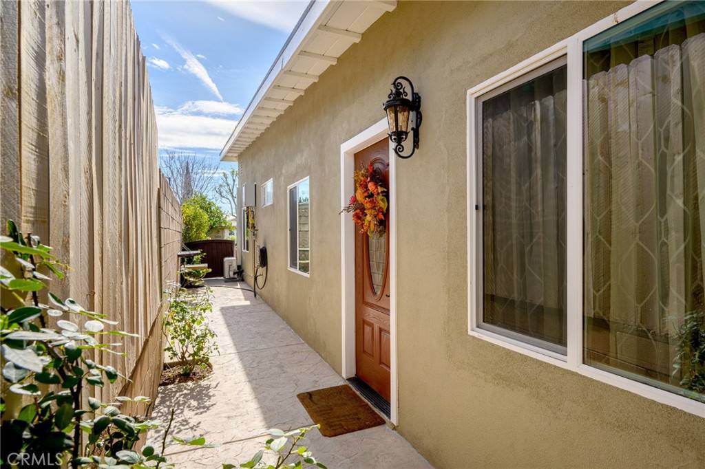 Sylmar, CA 91342,13988 Raven ST