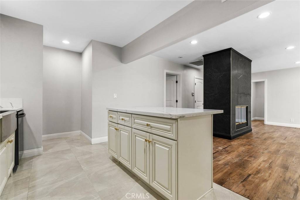 Reseda, CA 91335,6711 Rhea AVE