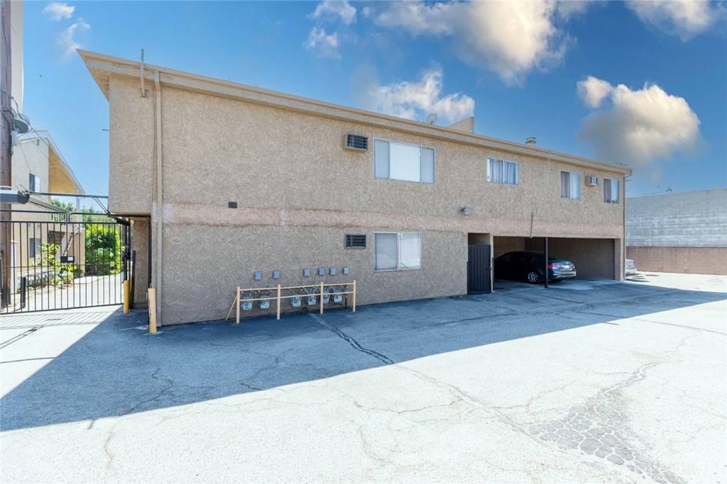 North Hollywood, CA 91606,11341 Victory BLVD