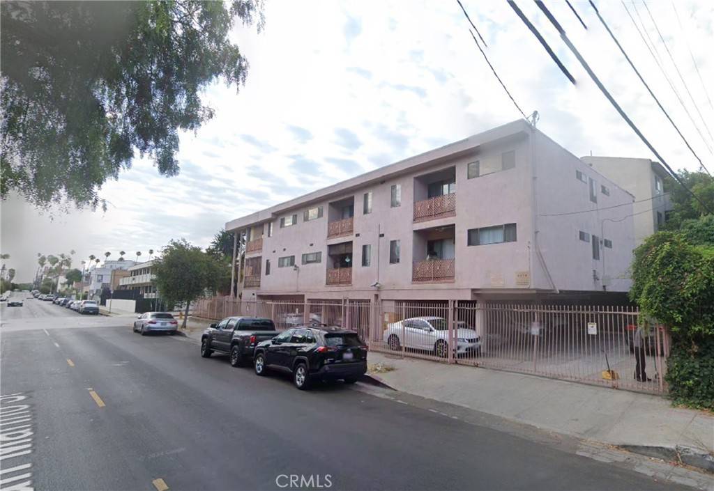 Los Angeles, CA 90019,941 S Gramercy PL