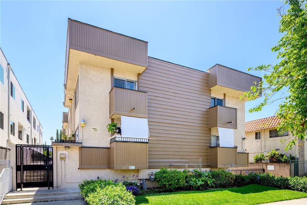 Van Nuys, CA 91405,6716 Sylmar AVE #204