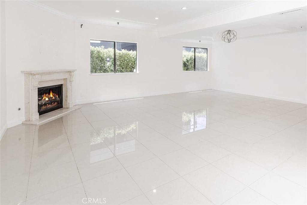 North Hollywood, CA 91607,5340 Wilkinson AVE #1