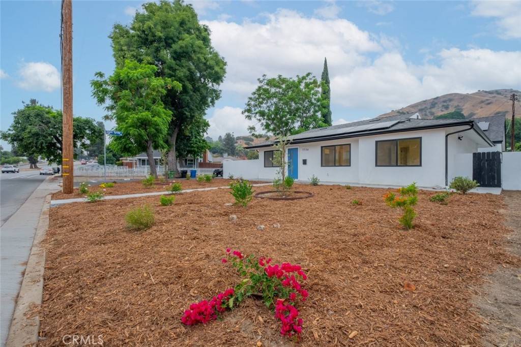 Burbank, CA 91504,7734 N Glenoaks BLVD