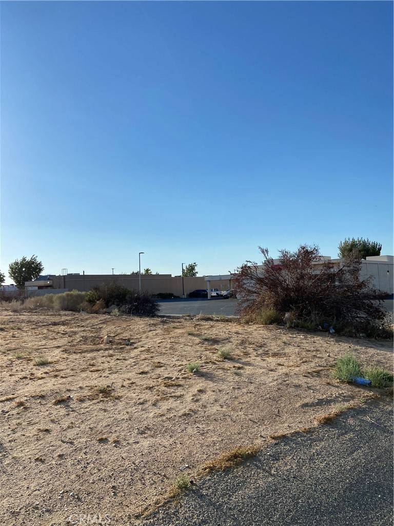 Hesperia, CA 92345,0 H ST