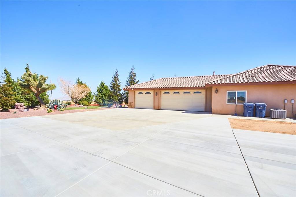 Oak Hills, CA 92344,7646 Topaz AVE