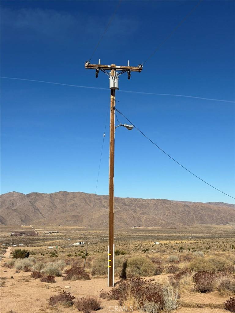 Apple Valley, CA 92308,21 Luna Mountain RD