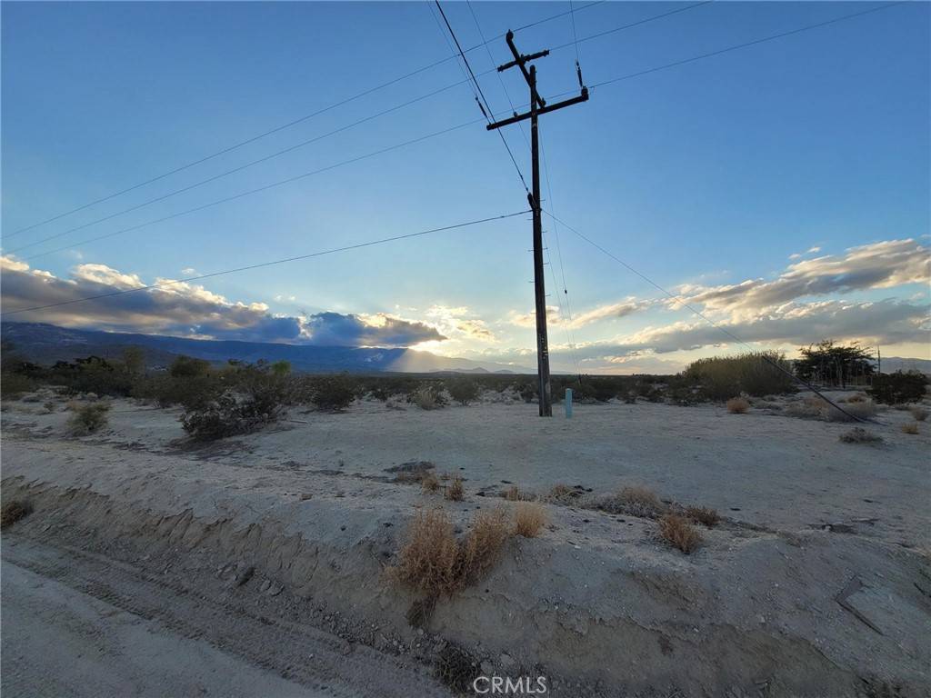 Lucerne Valley, CA 92356,1 Midway AVE