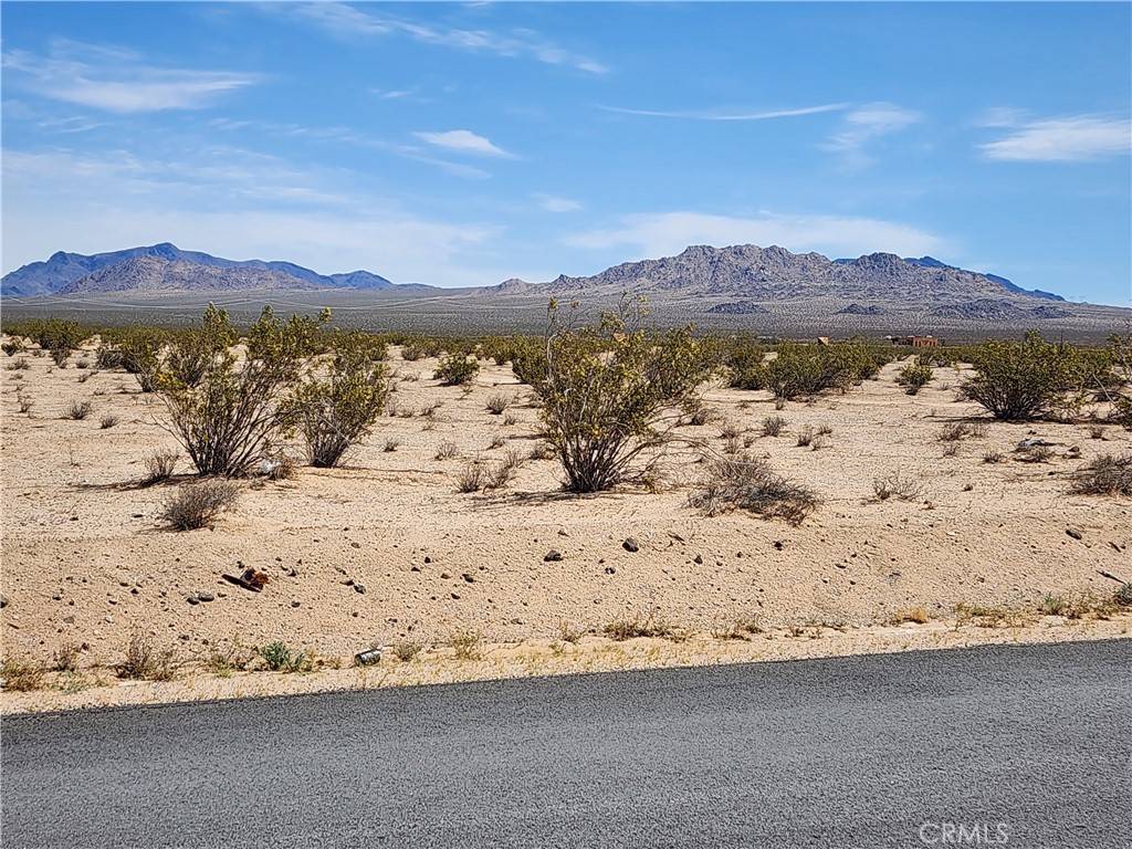 Lucerne Valley, CA 92356,4 Northside RD