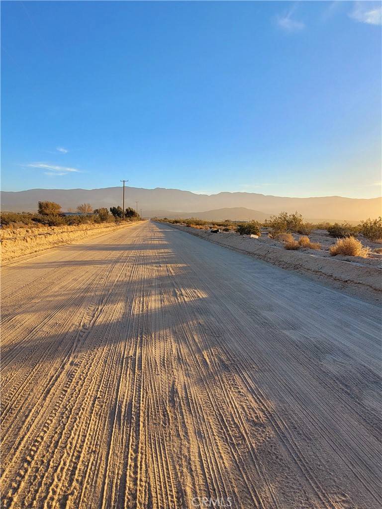 Lucerne Valley, CA 92356,2 Old Woman Springs RD