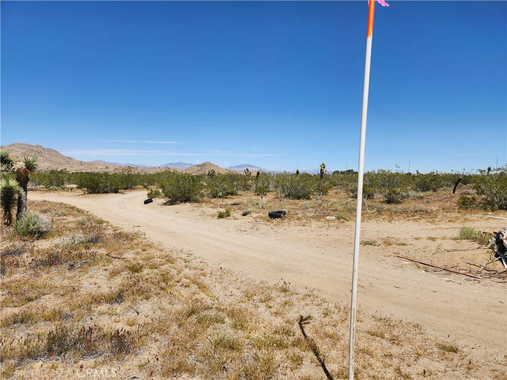 Lucerne Valley, CA 92356,2 AC Foothill RD