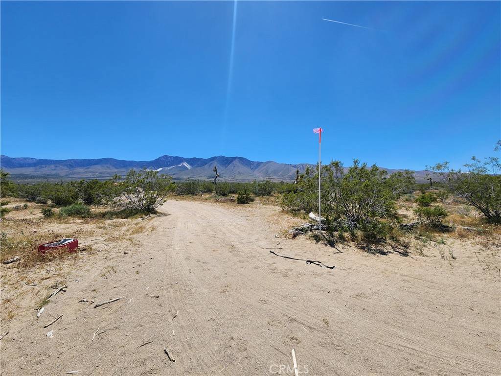 Lucerne Valley, CA 92356,2 AC Foothill RD