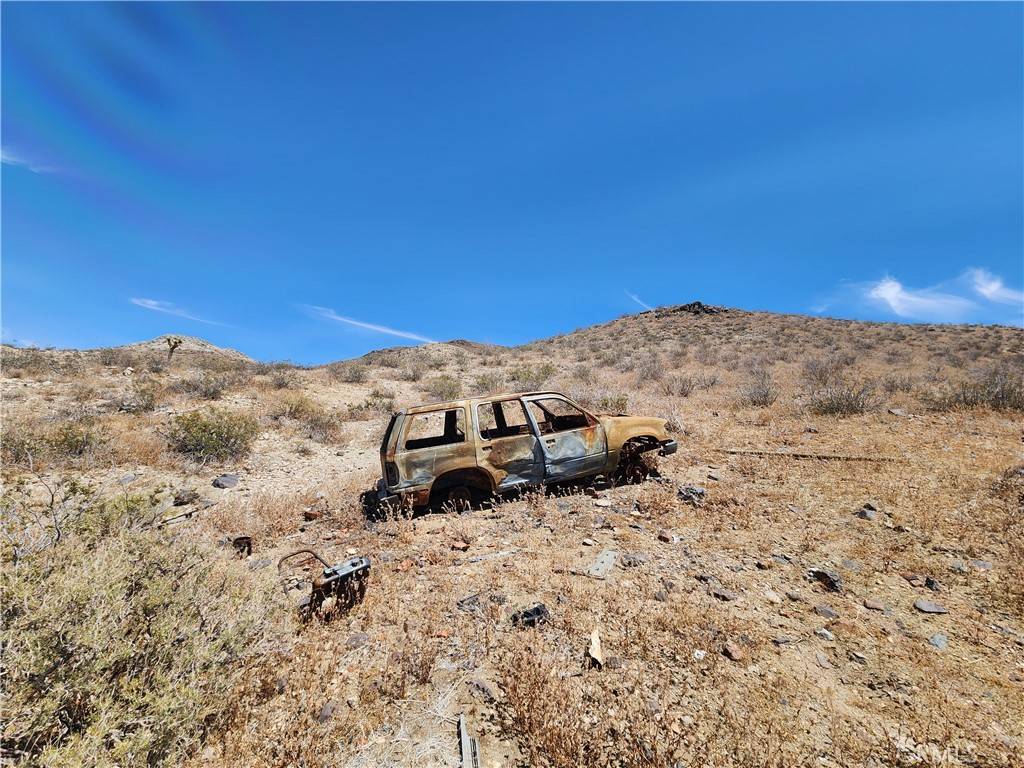 Adelanto, CA 92301,1234 Behind Shadow Moutains RD