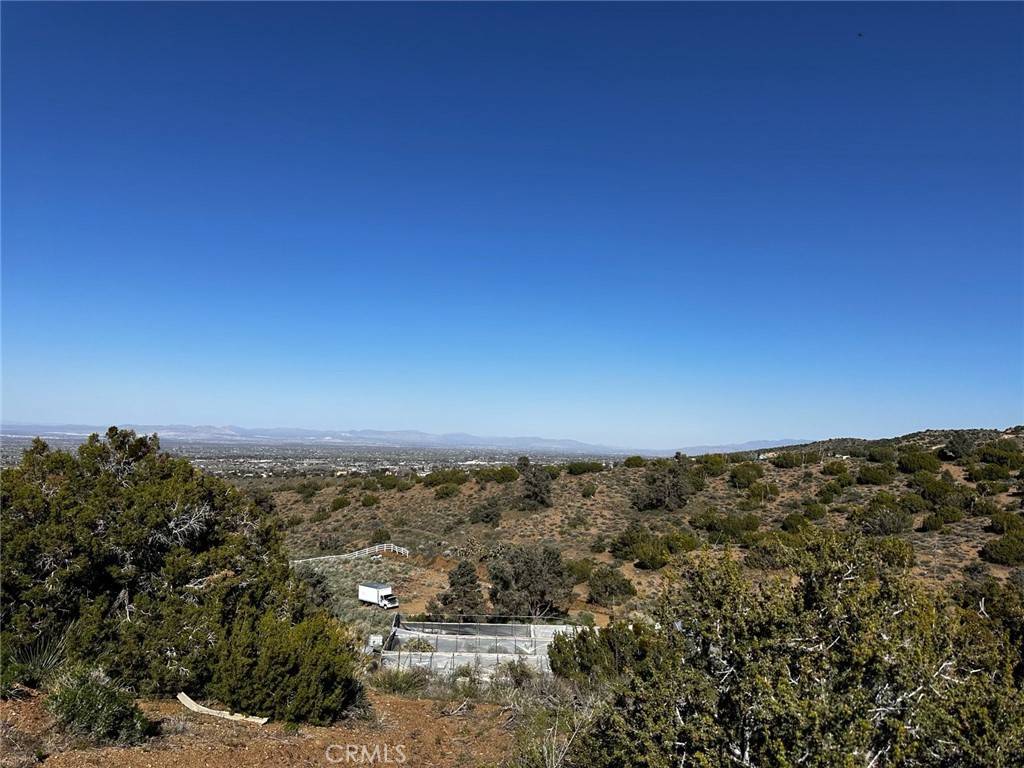 Pinon Hills, CA 92372,0 Silver Rock
