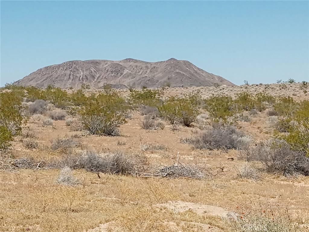 Landers, CA 92285,408 Stable RD