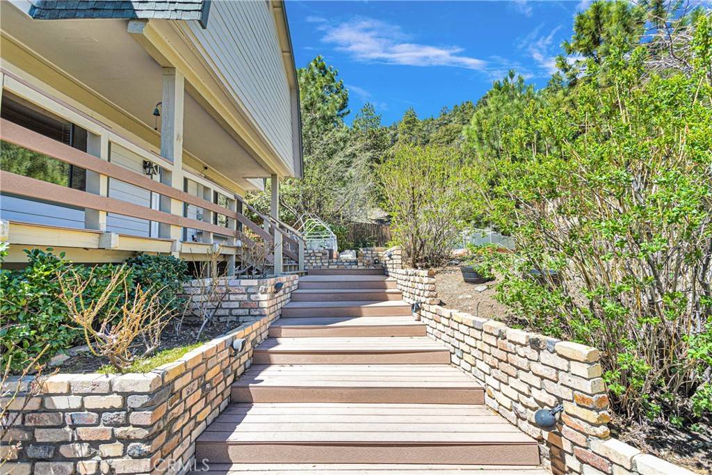 Wrightwood, CA 92397,26610 Timberline DR