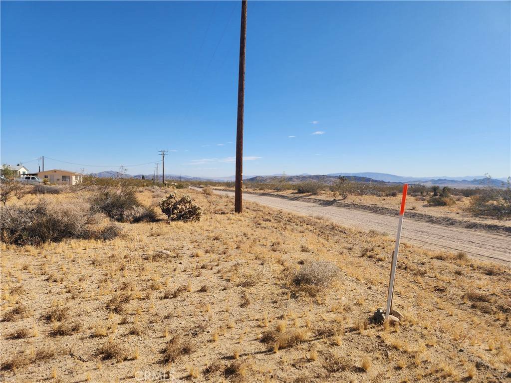 Landers, CA 92285,1210 Acoma TRL