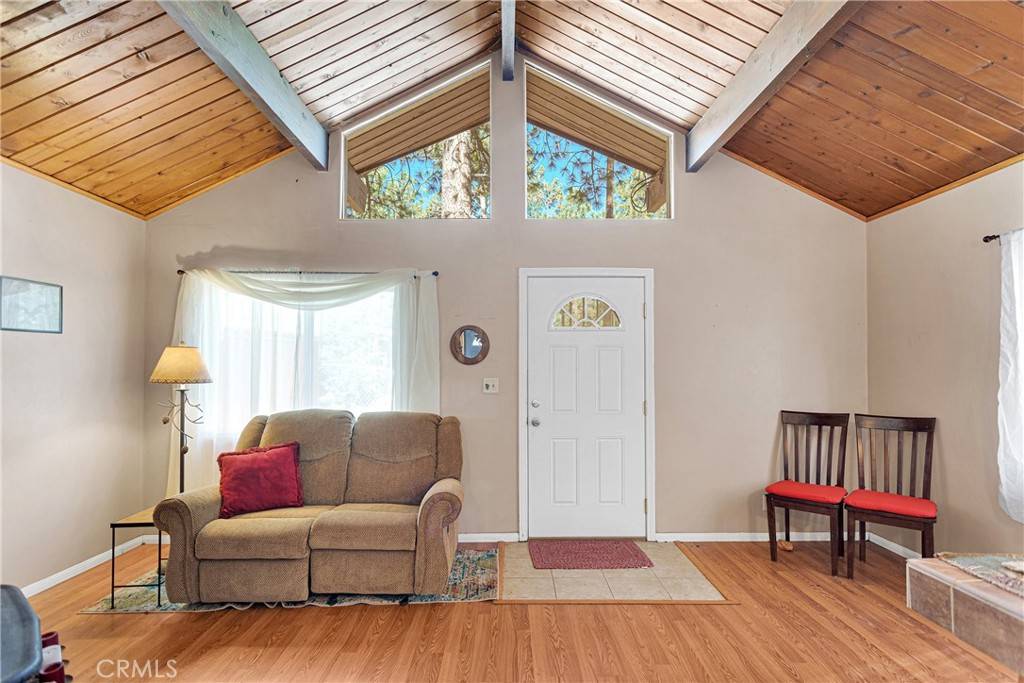 Sugarloaf, CA 92386,409 Wabash LN