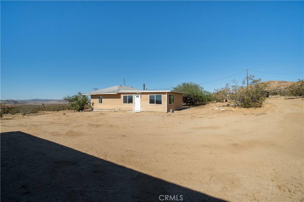 Johnson Valley, CA 92285,50471 Cholla RD
