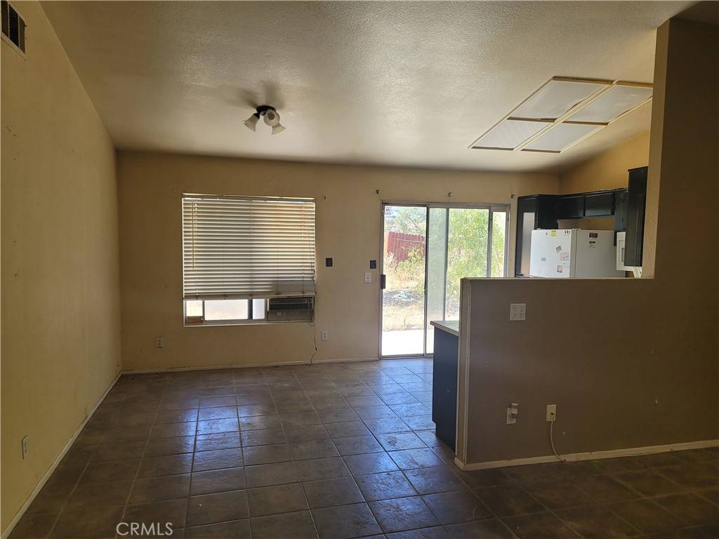 Adelanto, CA 92301,14644 Palmyra CT