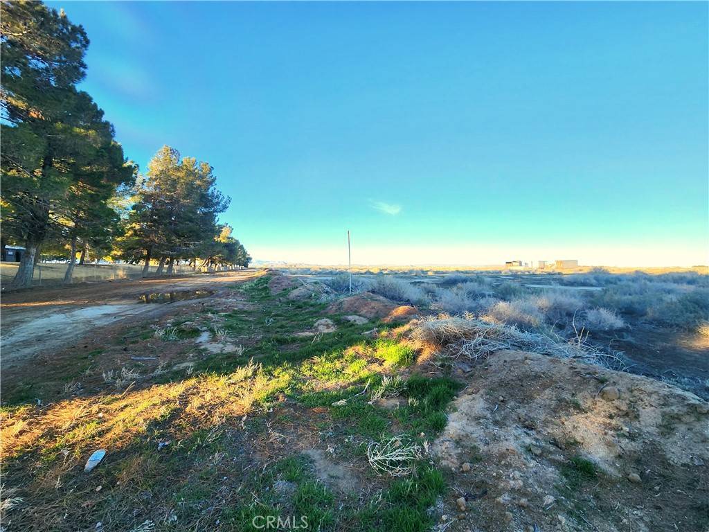 Lancaster, CA 93536,2 AC Near W Ave F8