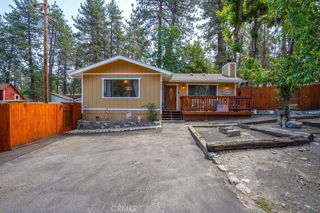 Wrightwood, CA 92397,5889 Walnut ST