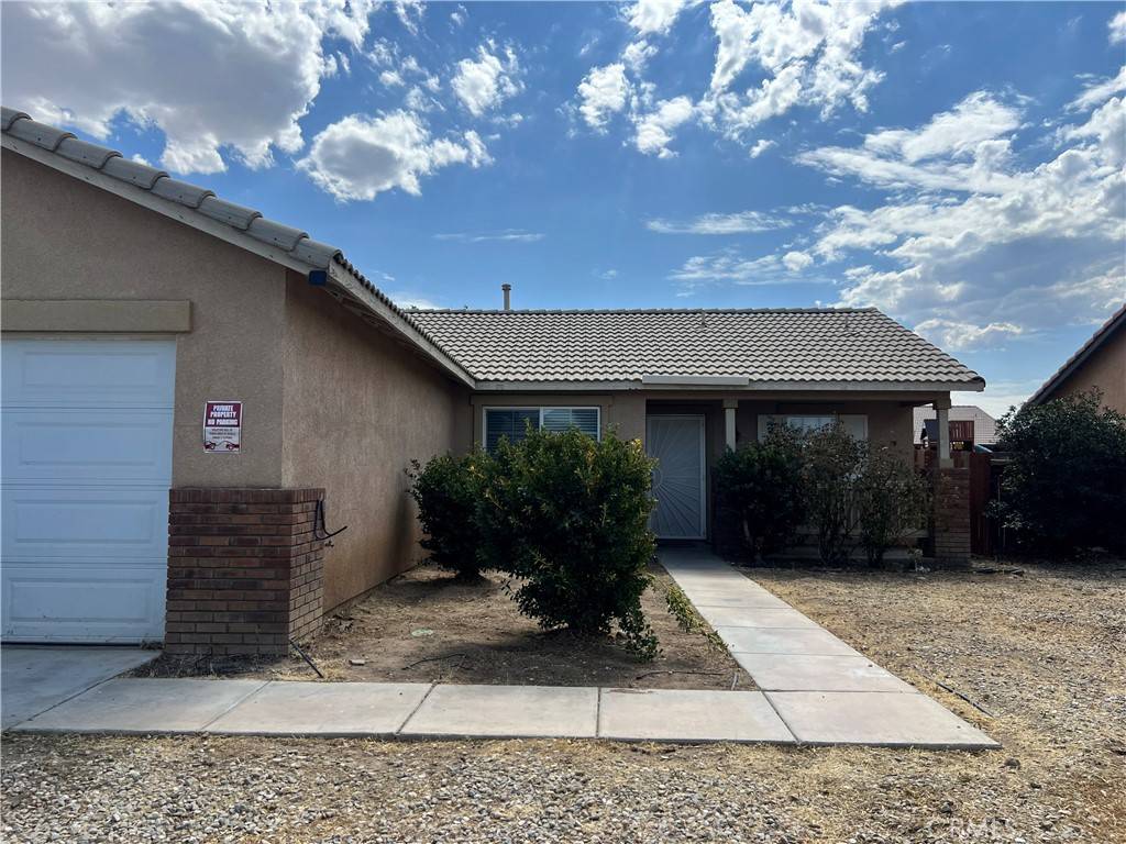 Adelanto, CA 92301,11755 Star ST