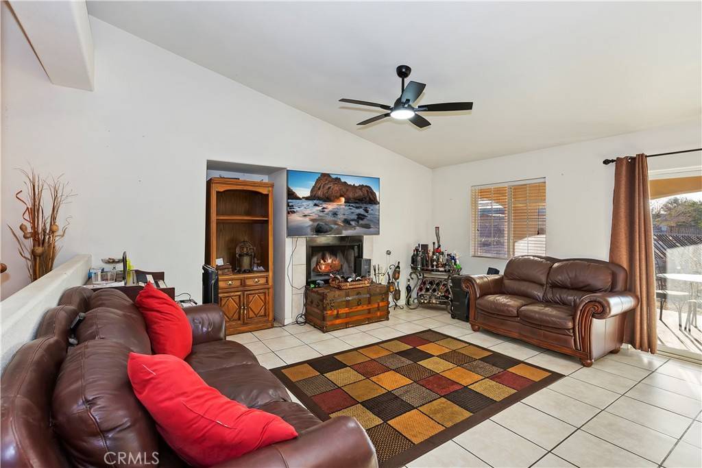 Hesperia, CA 92345,11482 Maple AVE