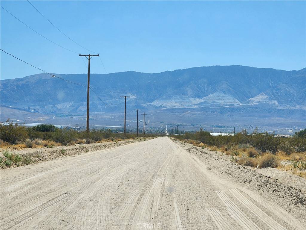 Lucerne Valley, CA 92356,505 Fairlane RD