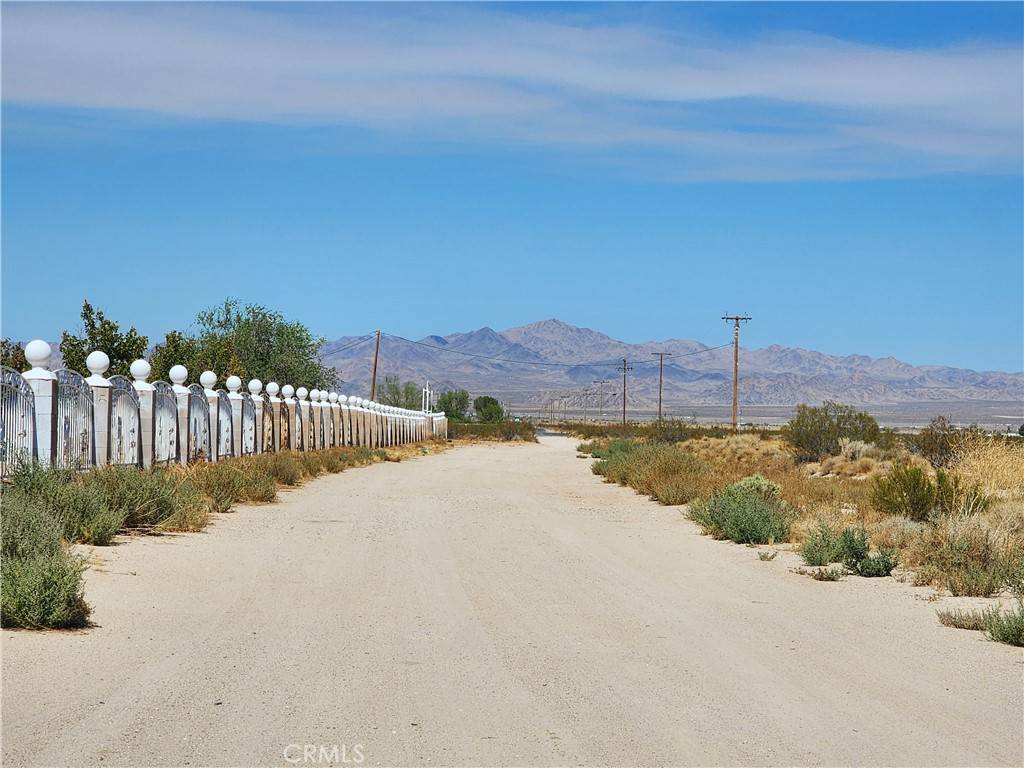 Lucerne Valley, CA 92356,503 Locust AVE