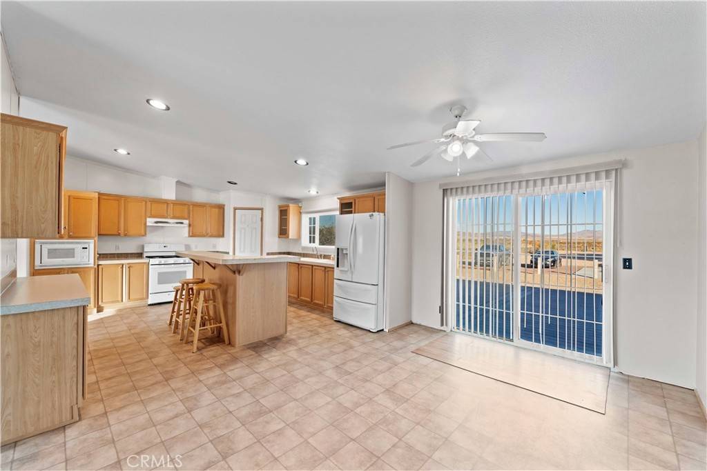 Newberry Springs, CA 92365,34232 Maui ST